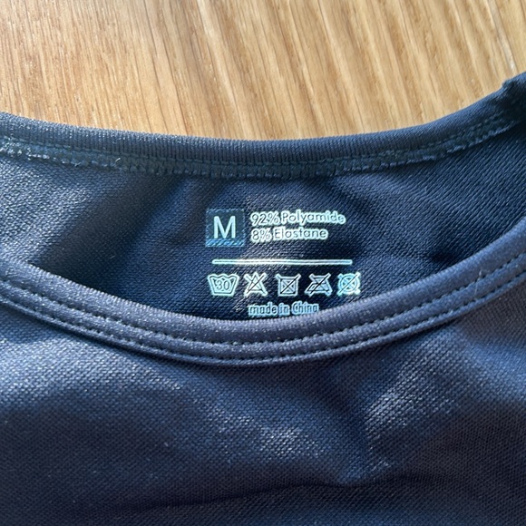 Workout crop top - Picture 2 of 2